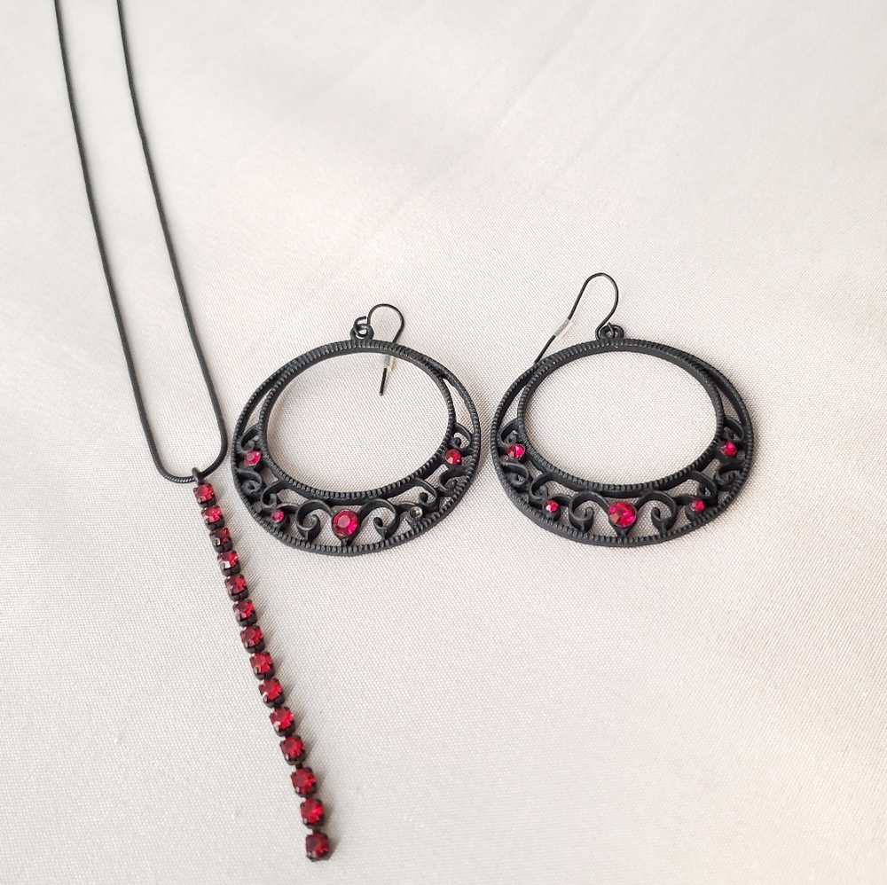 Earrings and Necklace Bkack and Red matching set
